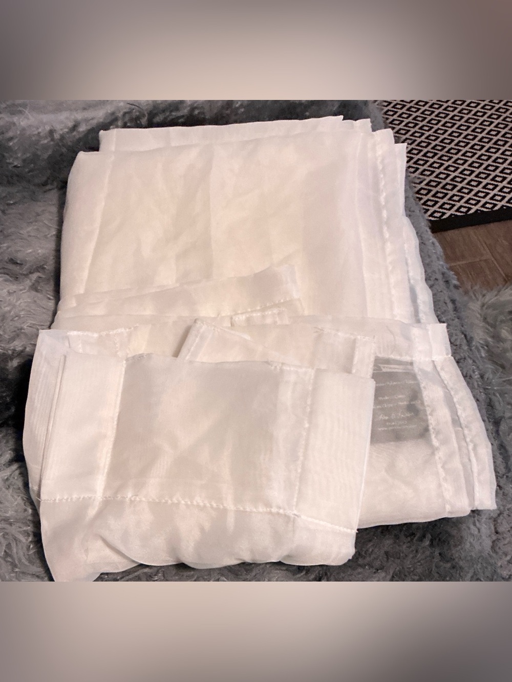 Magic Makeover White sheer curtain 84in L